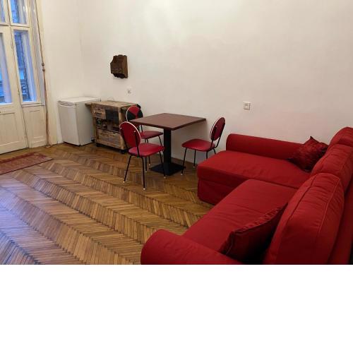 Apartment with balcony & elevator in Budapest VII.