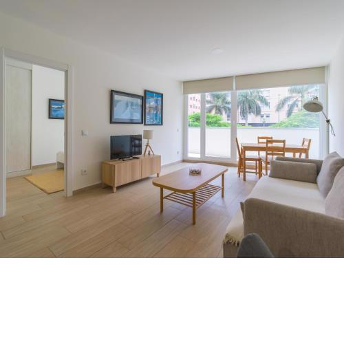 HomeForGuest Modern Apartment in Las Canteras with parking