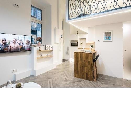 KAZY8 - Your downtown designer loft apartment