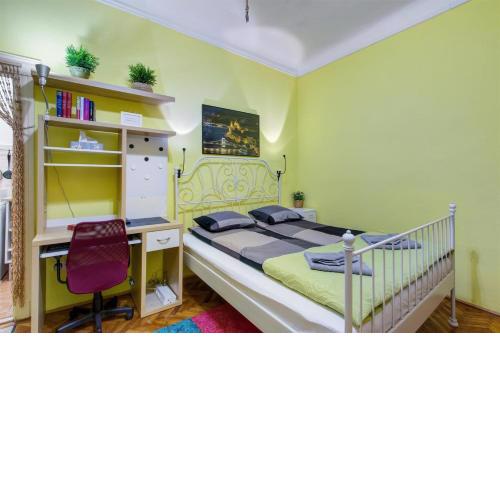 Margaret Apartment