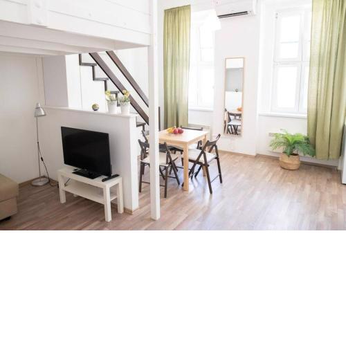 N28 Studio Next To Andrassy Boulevard.